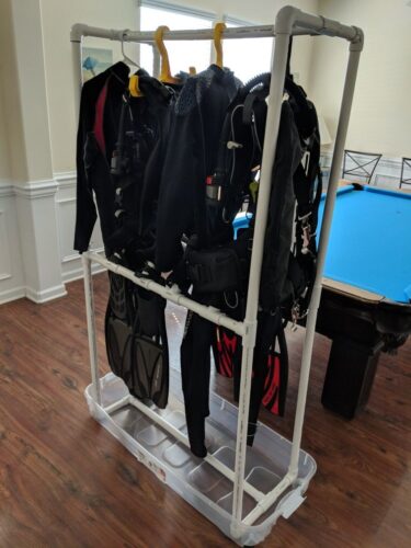 塩ビパイプでウェットスーツ収納ラックをDIY